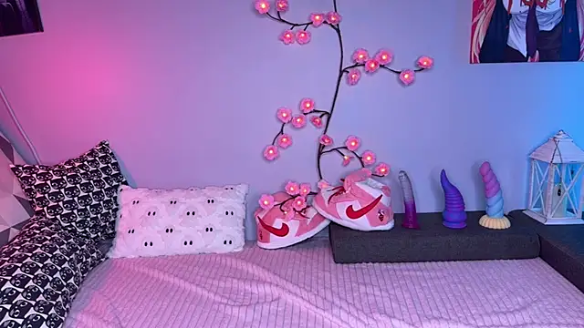 FentyJane online show from July 28, 7:39 pm