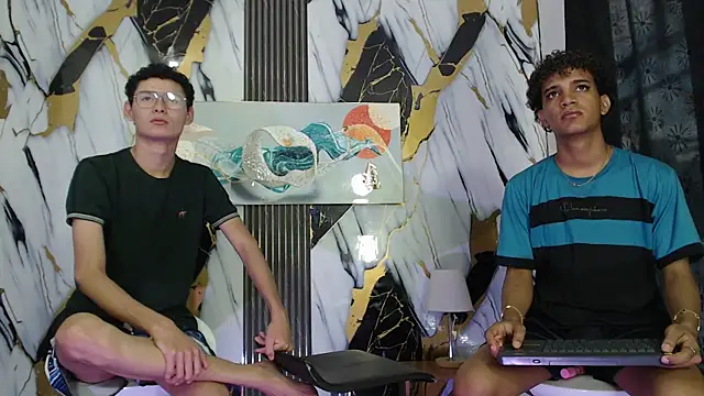 VERY HOT GUYS online show from July 13, 1:34 pm