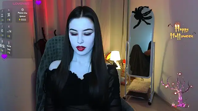 ChloeSammers online show from October 31, 2:43 pm