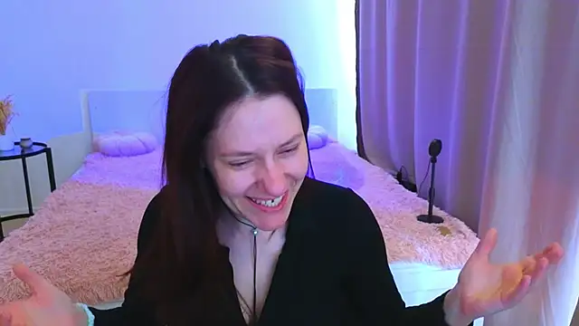 Annaabels online show from April 7, 7:10 am