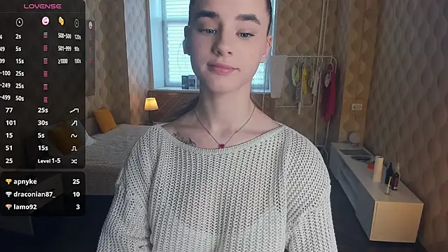 JinnyMcie online show from November 16, 9:00 am