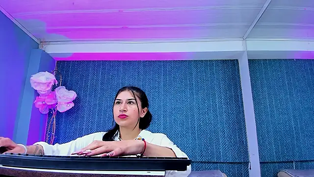 LeaMoreau22 online show from January 17, 3:14 am