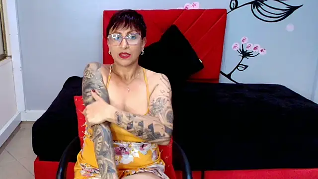 Charlotte  Gray online show from October 9, 12:53 pm