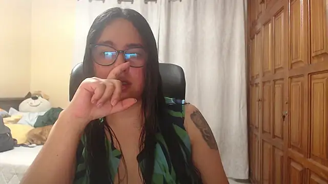 Venus cat  online show from May 1, 11:30 pm