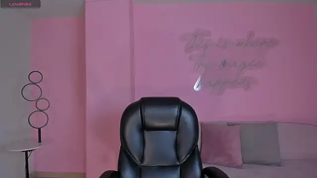 NatalieLewis online show from June 16, 11:55 am