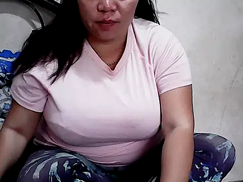 HornyPussie69 online show from May 1, 12:03 am
