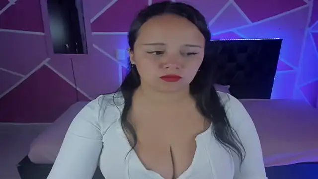Snapshot of Scarlet_angels02 chatting on October 6, 3:01 am Scarlet angels02 online show from October 6, 3:01 am