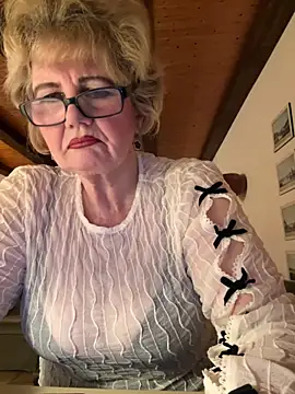 BoloshkaBlonda online show from March 12, 8:11 pm