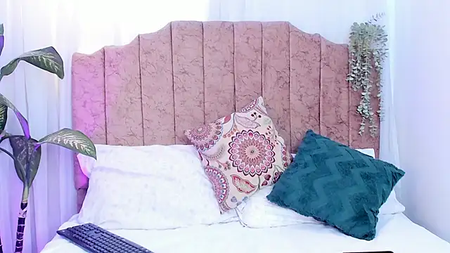 Abbie thomson  online show from October 10, 7:41 pm