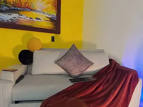 Zulyhenao online show from February 8, 11:47 am