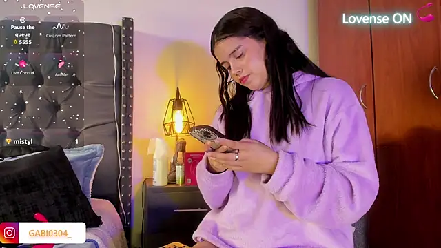 gabriiieela  online show from October 23, 9:21 pm