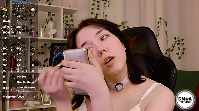 Kelly foox online show from February 8, 11:47 am