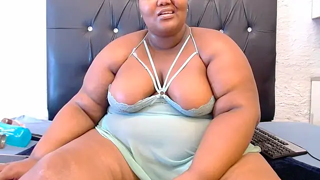 LadyBear2002 online show from March 10, 5:50 pm