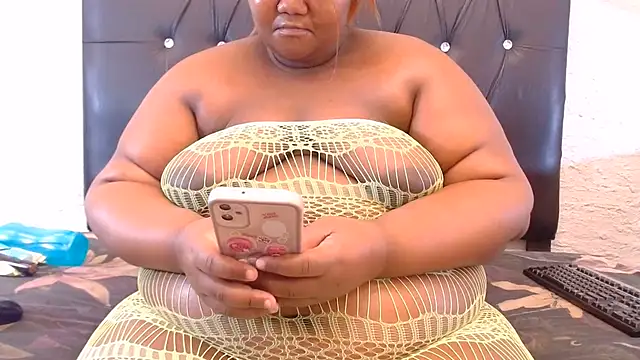 LadyBear2002 online show from June 23, 7:01 pm