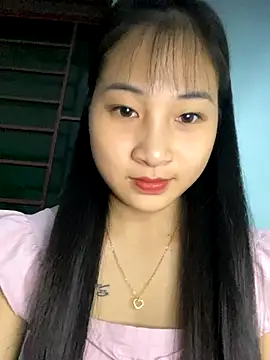 Snapshot of banlinh004 chatting on October 13, 3:58 pm banlinh004 online show from October 13, 3:58 pm