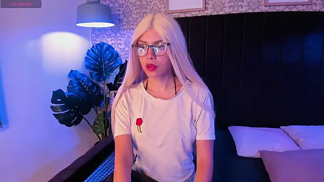 Letzii online show from October 15, 4:31 pm