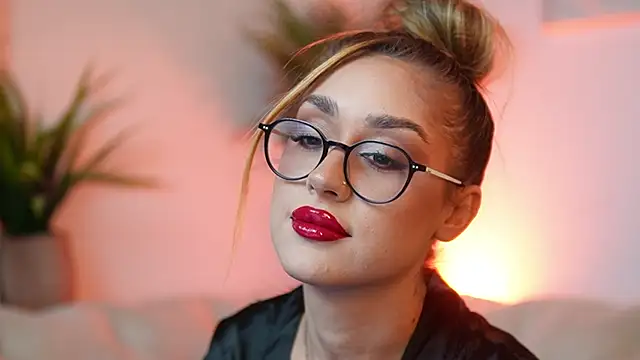 AileenKiss online show from October 20, 6:44 pm