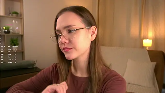 SweetSaraPie online show from February 5, 6:05 am