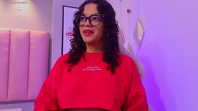 CamilaLevy online show from May 2, 12:30 pm