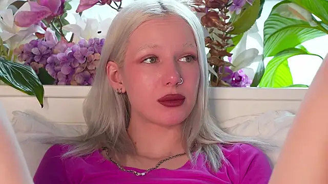 RanyThomson online show from December 19, 11:57 am