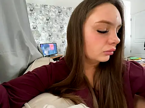 Snapshot of EllaStarrxxx chatting on October 4, 1:50 pm EllaStarrxxx online show from October 4, 1:50 pm