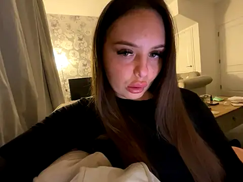 Snapshot of EllaStarrxxx chatting on October 5, 10:48 pm EllaStarrxxx online show from October 5, 10:48 pm