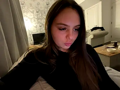 Snapshot of EllaStarrxxx chatting on October 25, 12:07 am EllaStarrxxx online show from October 25, 12:07 am