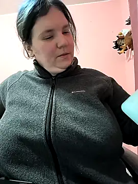  alexandra ray  online show from April 28, 11:47 am