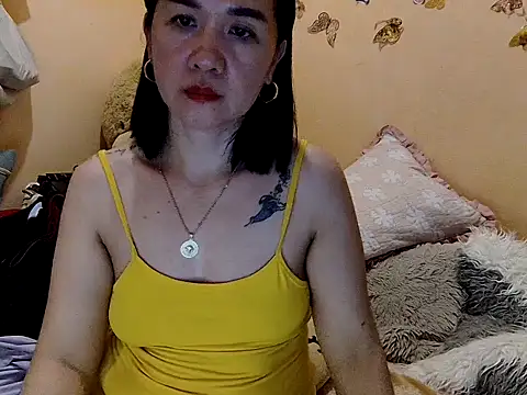 KissHott online show from February 8, 1:37 pm