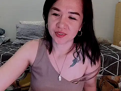 KissHott online show from April 26, 1:53 pm