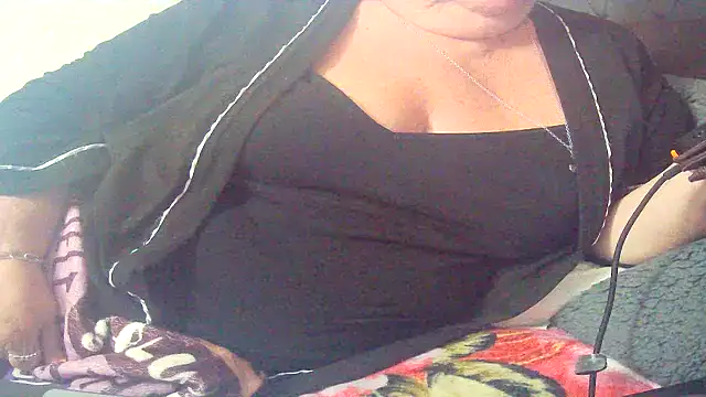 Playful MILF Demi online show from April 27, 9:45 pm