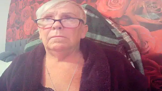 Playful MILF Demi online show from June 8, 8:48 am