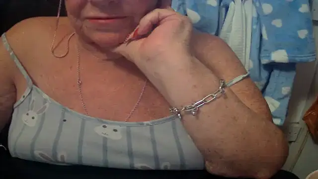 Playful MILF Demi online show from June 30, 10:53 pm