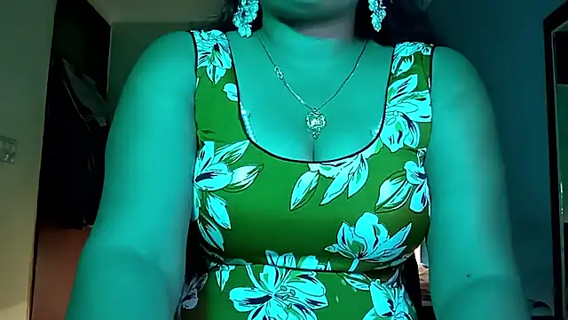 horny milf couple online show from June 30, 7:57 pm