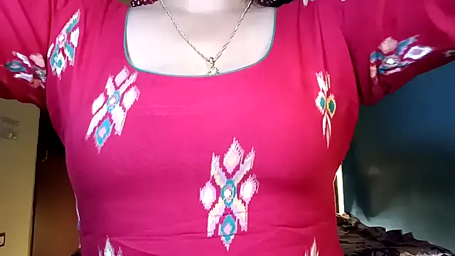 horny milf couple online show from June 9, 7:46 pm