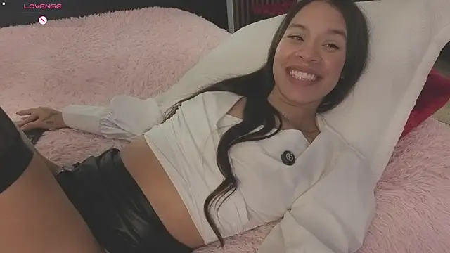 kimhilton  online show from June 7, 7:04 am