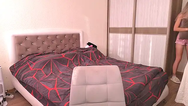 hello kittyyk online show from October 17, 11:46 am