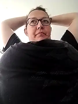 -saraqueen- online show from November 4, 2:55 pm