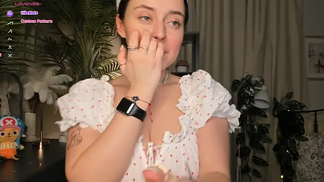 ThelmaJusto online show from March 8, 3:49 pm