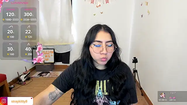 LoveLyy- online show from March 11, 8:55 pm