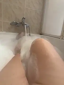 Twinklelove25 online show from October 16, 1:36 pm