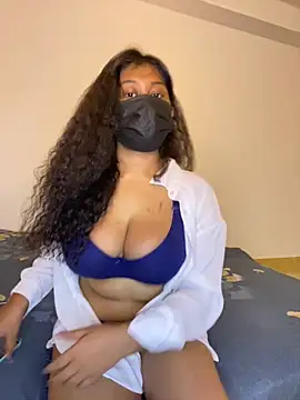 Monica  Bellucci   online show from December 21, 4:11 pm