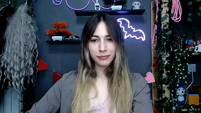 Walleriana online show from October 18, 9:49 pm