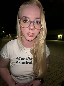 LinaLeana online show from July 28, 8:52 pm