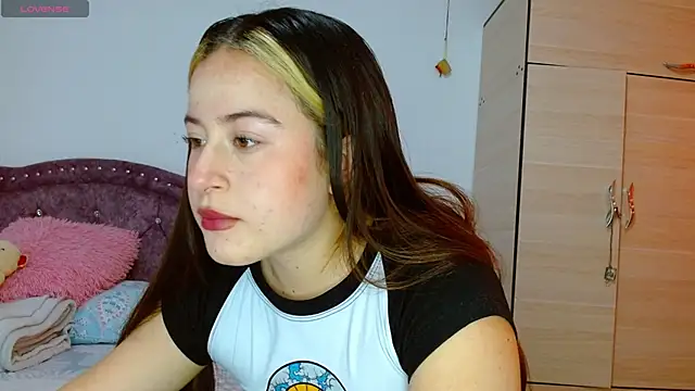 Snapshot of Hanssel_tess chatting on October 10, 3:06 pm Hanssel tess online show from October 10, 3:06 pm