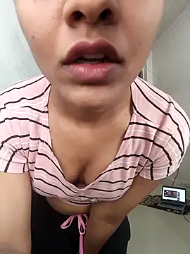 anshika0124 online show from November 11, 5:14 am