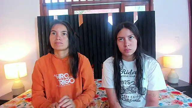 Sofy and Mia online show from October 8, 1:04 pm