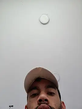 andresnoir  online show from January 17, 1:51 pm