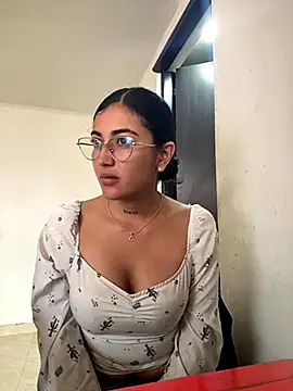Snapshot of Camila-marinn chatting on October 17, 9:07 pm Camila-marinn online show from October 17, 9:07 pm