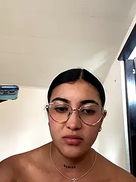 Snapshot of Camila-marinn chatting on October 16, 9:06 pm Camila-marinn online show from October 16, 9:06 pm